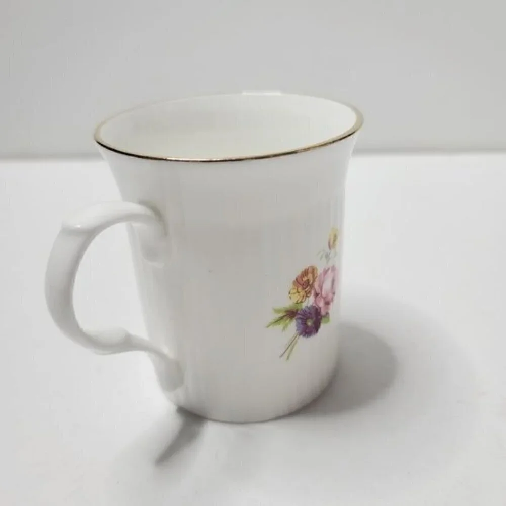 Vintage Royal Castle Fine Bone China England Pink Floral Bouquet Teacup